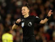 168体育-英格兰超级联赛迎来首位女裁判