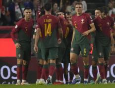 168体育-欧洲杯葡萄牙完胜冰岛，成为首支以全胜战绩踢完小组赛的联队