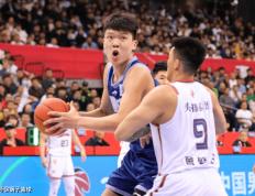 龙珠体育-华丽劈扣+钉板大帽-小约基奇秀懵前NBA联赛中锋 连续不断两双起点超姚明