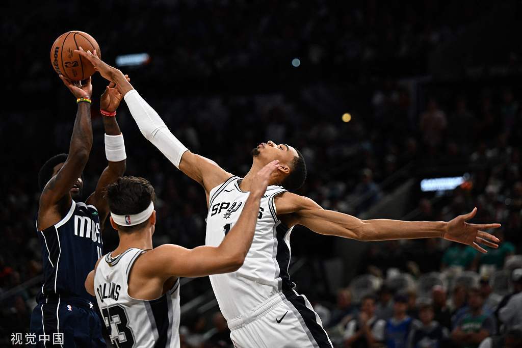 龙珠体育-“状元”文班亚马上演NBA联赛首秀，今天是一个时代的开端吗