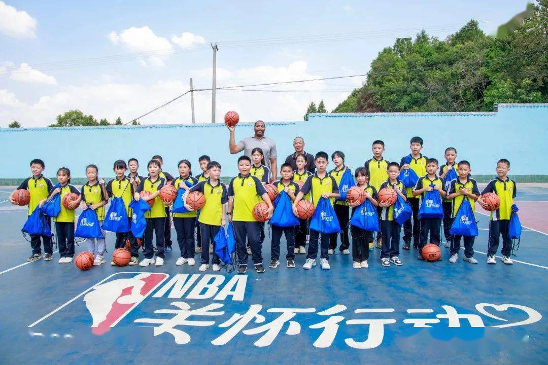 龙珠体育-NBA联赛传奇球星罗伯特·霍里来简阳啦-