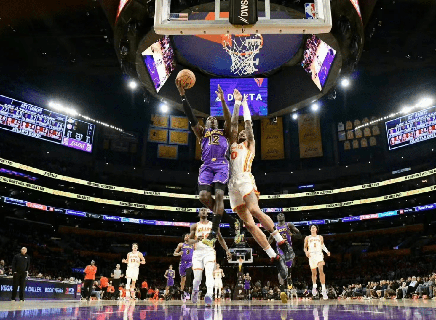 168体育-又受伤不打了！宣布暂时退出NBA！这可是湖人的核心射击手……