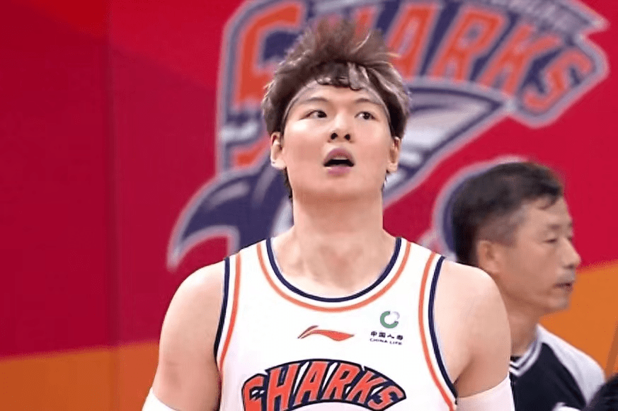 168体育-终于出现了！与王哲林同个NBA顺位！硬逼独行侠选下的中国内线