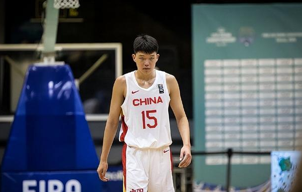 168体育-男篮又一中锋进NBA，3战队纷纷邀约，乔帅点名3人，胡金秋可惜了