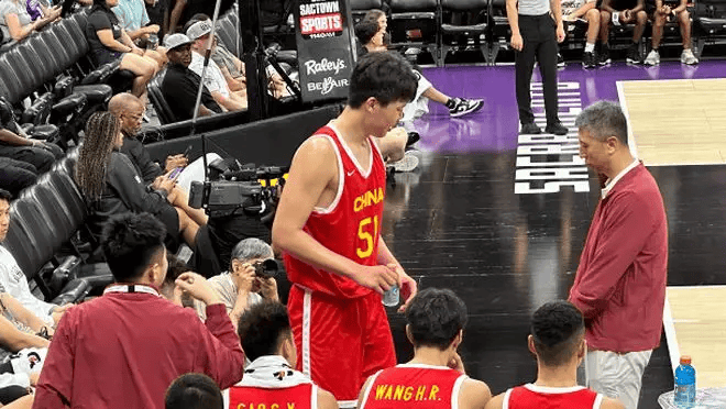 168体育-杨瀚森打服美国粉丝，获赞明年NBA首轮秀，直言：尼克斯该签下他