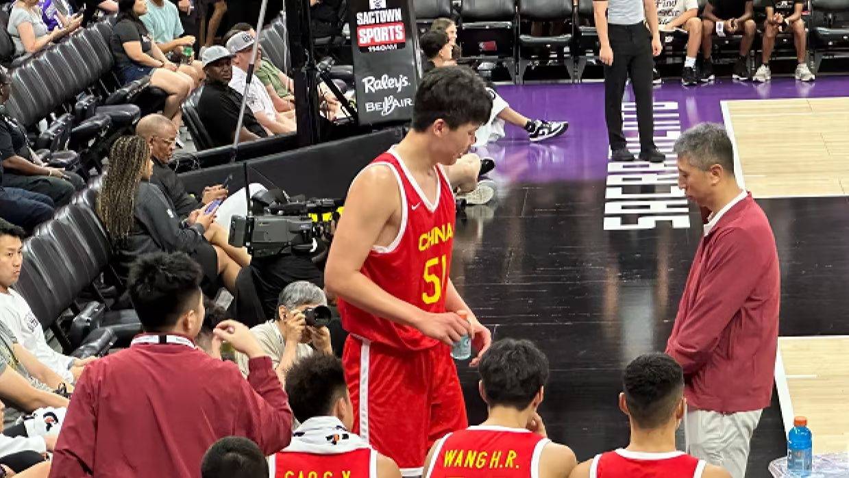 168体育-NBA夏联震撼战报：中国男篮遭黄蜂31分碾压，杨瀚森表现双刃剑